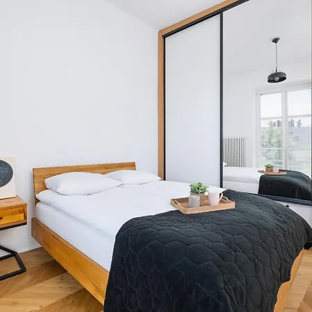 Apartman Blisko Centrum Kongresowego I Wawelu By Renters Krakkó